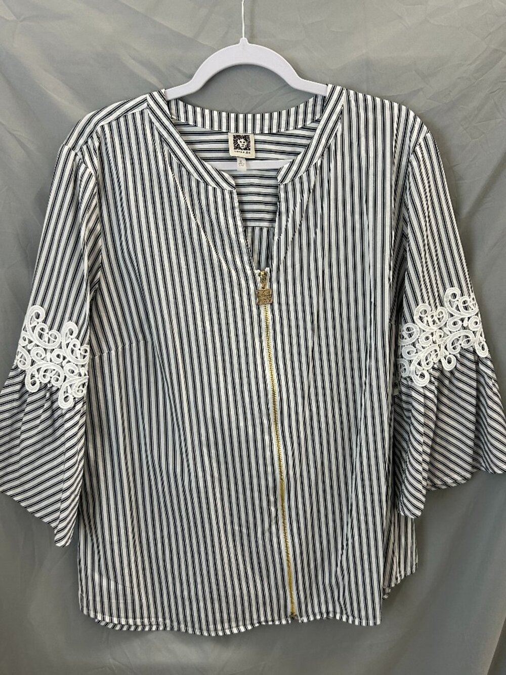 Anne Klein Stripe Zip Front Blouse Bell Sleeve & Gold Details Size Extra Large